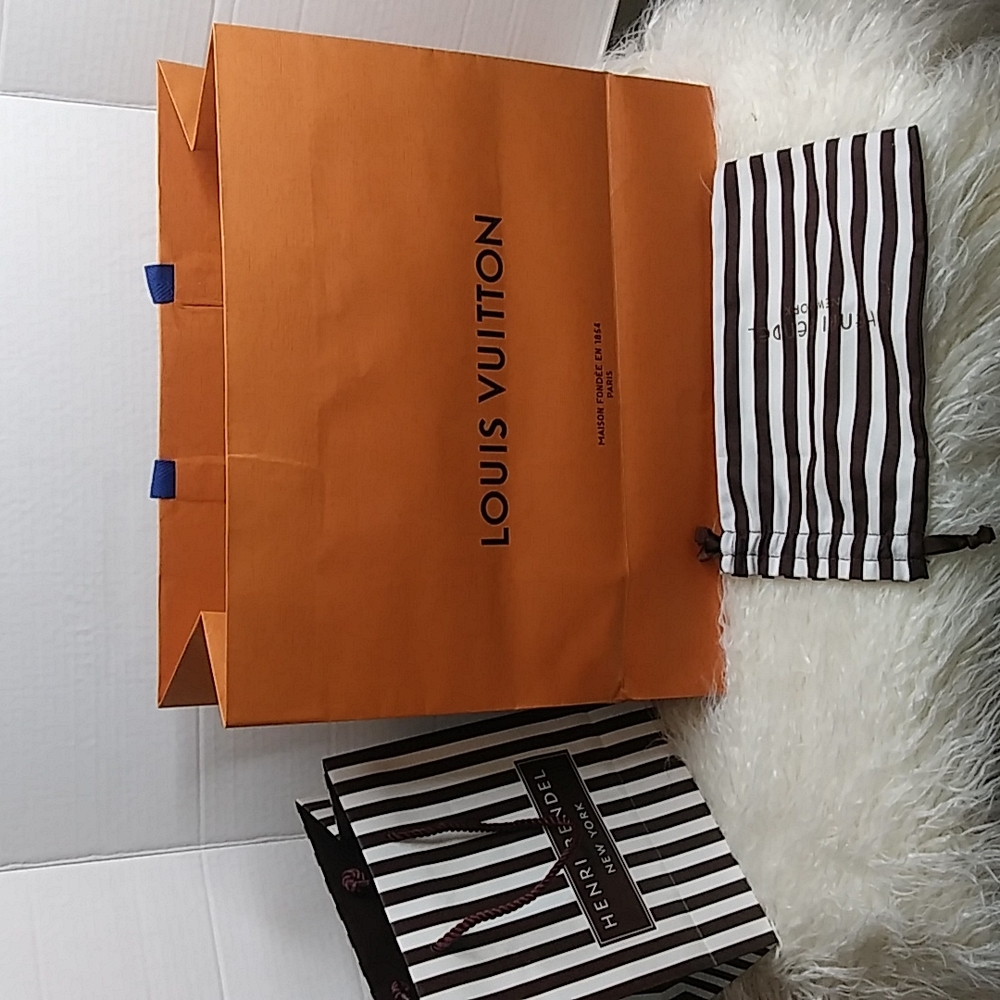 LOUIS VUITTON & HENRI BENDEL SHOPING BAGS BUNDLE